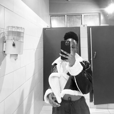 Ambivert| Fashion Lover | Butterfly 🦋|Child of Grace 💕|Besides gravity nothing keeps me down