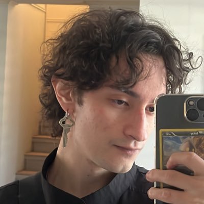 Chile, 26. Game UI Designer/ Artist 🖥- LOOKING FOR STUDIO WORK -
Prev: @RookeryInteract no crypto, nft or ai https://t.co/dp8Zycf0jh He/him