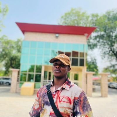 AyeniPreci4346's profile picture. F9YAH29K