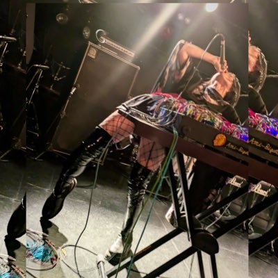 変な楽器をいじりながら奇声を上げて動き回る人 / Noise Black Metal / Modular Synth / Improvisation / 女装 / 動画投稿 / 配信