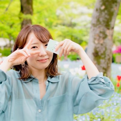 korasampo's profile picture. 名刺の先生｜印刷会社ディレクター勤務4年｜ネット印刷 DTP補佐勤務1年半｜実績：名刺デザイン・SNSバナー・図解デザイン・インスタ運用代行などなど｜インフルエンサー案件多数受注｜紙好きデザイナー｜2歳4歳👦👶ママ。育児と仕事を両立中👩‍💻