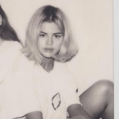 selenatorir's profile picture. fan account | she/her
