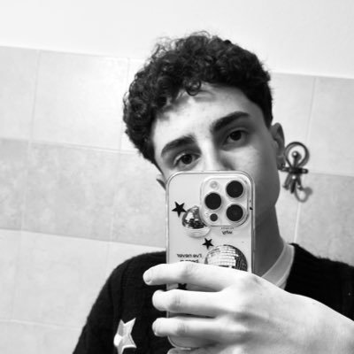 carloscardigan's profile picture. ˏˋ°•⁀➷ all’s fair in love and poetry