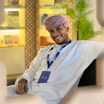 ماجستير إعلام.. عاشق للكتاب والقهوة.. محب للسفر.. صحفي رياضي سابقا.. محرر إعلامي في إحدى الجهات الحكومية حاليا مبادرة ساهم.. (وللقصة بقية نرويها تباعا..!)