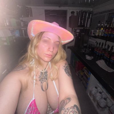 Goddess of your dreams! Pro-Domme in pdx, hairy goddess, sadist cunty dream boat