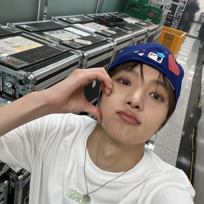 cerezalune's profile picture. tannie and teamie enjoyer ⋆⁺₊⋆ ☾⋆⁺₊⋆