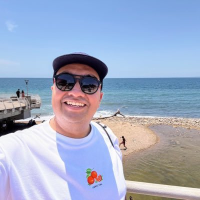 carlosrac4's profile picture. 🇲🇽 | ELD | Derecho Constitucional (ELD) |MPA-Economic Policy at LSE | 💙🟣💗