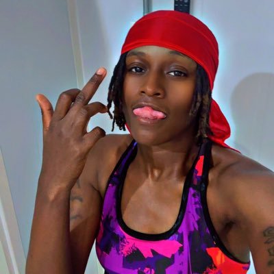 AN UNBOTHERED MARRIED LESBIAN STUD😌💍🏳️🌈