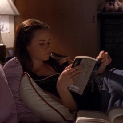 quebsie's profile picture. tryna read, watch & live / cr: releasing 10 & the mindf*ck series