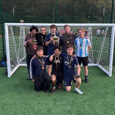 LeeBowles0's profile picture. 