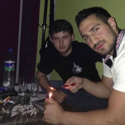 mutterficker45's profile picture. weiß der Geier (oder weiß er nicht❓)