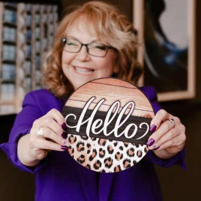 Marketing’s not broken—you just need a smarter plan.
I teach AI-powered marketing so you can show up, stand out, and stop spinning your wheels.