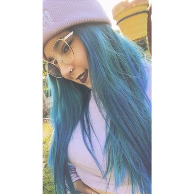 FAVEADORA⚡//28% de mi vida me gusta sacar sonrisas// No sé si seré bella , pero durmiente si soy🤣//MA05👭❤️//MM93☘️//Xriz❤️//María🌼//MGN👑// Duko🧸💜