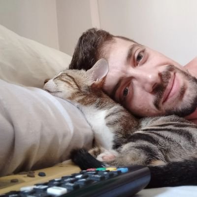 Graduado en Historia. Máster en Profesorado CS, Máster docs., archivos y bibliotecas. Redactor y sonidista en @IthakeProd
Ex favilla resurgo!!!