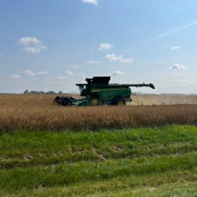 3rd generation Farmer in Niverville president of https://t.co/v6CHe9kMKV , Manitoba rep Ez-gro. https://t.co/hxzLEX14lr