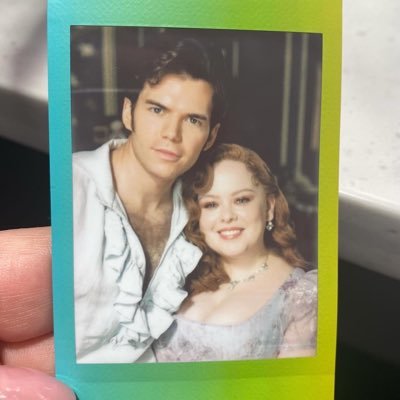 🐝Bridgerton & Polin forever!💚 Love Nic and Luke!❤️ N&L soulmates❤️ Xx. priv : @Tori_Privv