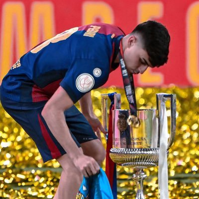 Soldado del mejor mediocentro del mundo y del FCB hasta el fin de los días. SOMHI 💙❤️ @jjerseys10 en insta para las mejores camisetas de fútbol