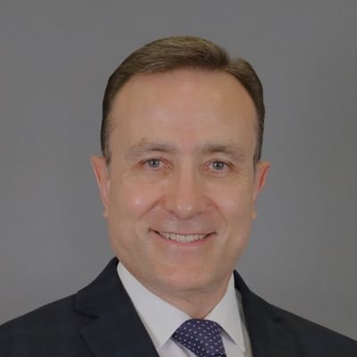 Licenciado y Doctor en Filosofía, con Maestía en Humanidades y en Bioética. Teología. Autor de 8 libros y de más de de 200 artículos en México y el extranjero.