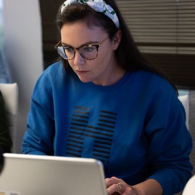 Senior Storytelling Editor @StraightArrow__ | Raised by @NewhouseSU @StamAdvocate @HoustonChron & @Hou_Landing | Now raising 3 under 3 | 90% Caffeine + 10% Sass