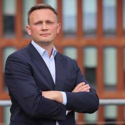 Tworzę wartościowe kursy #SportsManagement: @futceo 📊 | @PodcastSkybox 🎙 | Pomagam klubom rosnąć 🏟 🚀 | #SportBiz | Head of Digital Innovation w @pzpn_pl