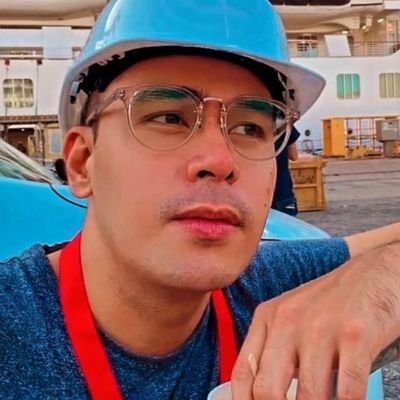 iamKeanu's profile picture. Good guy from your neighborhood. Generally lame. Occasionally cool. Recently awesome. Follow me and everything is all right.