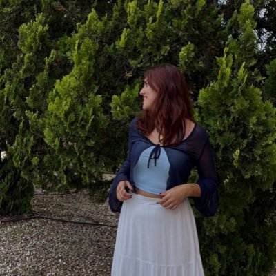 costas de uma senhora de 80 anos e respondo por pspspsps
