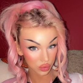 She/Her 💕 Trans & trouble | Barbie brain, phstar heart | Where my men at? 😈
Msg meeee 👇👇👇