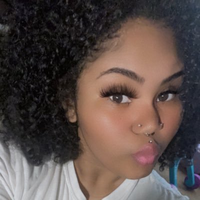 i know a sexy mothafucka like myself might offend some . bitch im the shit & then some ✌🏽🤏🏽