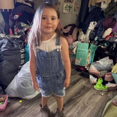 LorLovesMangos's profile picture. I stumble my way through life w/ a weird sense of humor & a piercing wit! If u don't like me IDGAF🖕🏼😘Writer, #ToddlerMom, dreamer, survivor🌈