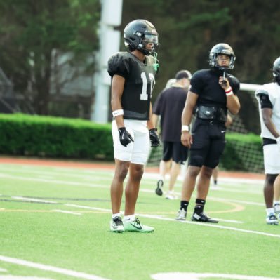 5’10 165BW | WR|DB | sprayberry high |contact 573-999-0449 10.2 100m 21.8 200m 7x TRACK AND FIELD ALL AMERICAN| email: niccowhite1of1@gmail.com