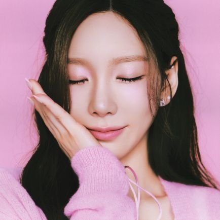 🩷 Taeyeon/SNSD collector
🩷 Karina & Irene slow collector
