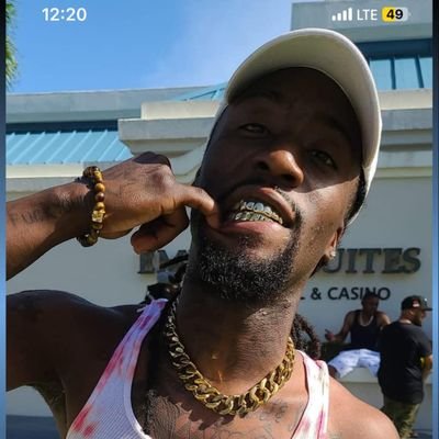 I'm just a chill and cool nigga that love to stay out the way, slurp and eat on some good pussy after a long day of working making money 💰