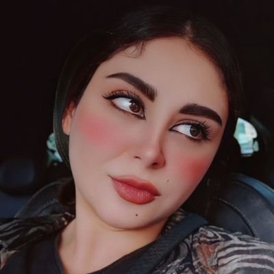 بكتب لنفسي مش لحد كل ما في صفحتي يعبر عني فقط✍️
سلام الله علي قلبي من الاحزان🕊️