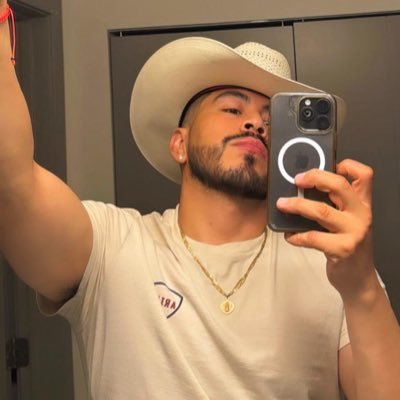 ivan_ivanvs76's profile picture. 🅿️ushing with God.