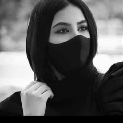 ولقد رأيتُكَ في منامي ليلةً فنَسيتُ ما قد كانَ مِن أحزانِ وحَسِبتُ نومي في حضوركَ يقظةً حتى أَفَـقْتُ على فراقٍ ثانِ💔