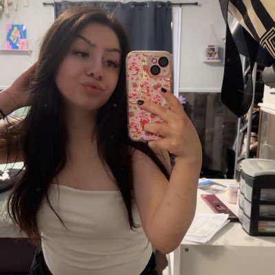 _jenniferelopez's profile picture. 26