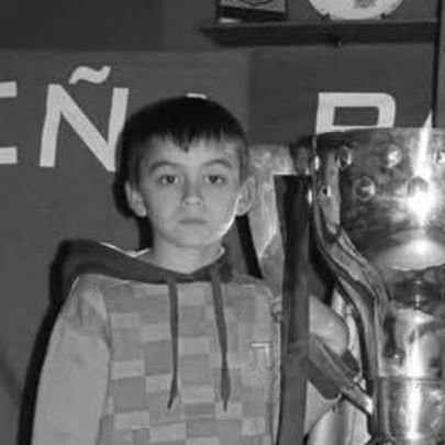 dv7st's profile picture. لست كاملًا والكمالُ لخالقيِ .. انا فقط عبدٌ مستور. #ITTI #FCB
