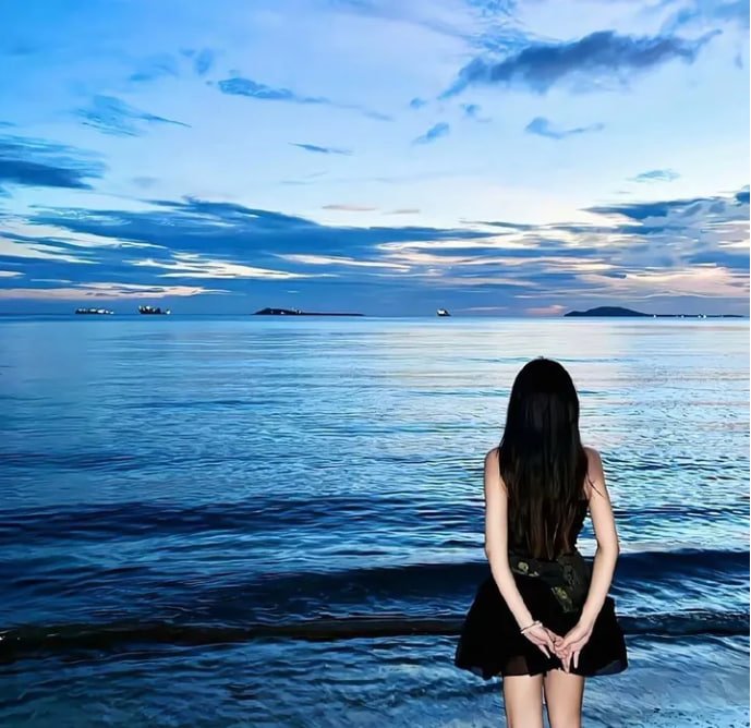 In a world of noise, I cherish the quiet mind, the art of restraint, and the freedom of an untamed soul