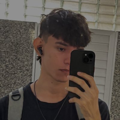 seguindo o próprio caminho, causando pequenos incêndios.
• software developer
