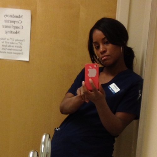 How2LoV3's profile picture. 