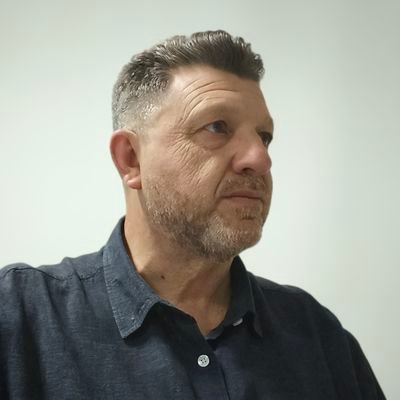 Cosas serias en horario de oficina de lunes a viernes. No me des el coñazo. Hago menos daño que el yogurt griego. Parodia. Consulta a tu médico o farmacéutico