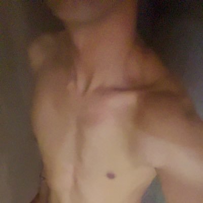 3buod323's profile picture. النفسيات ❌ المستفحل ❌ النظيف المحترم عيوني لك 🌝👅🔥🔥