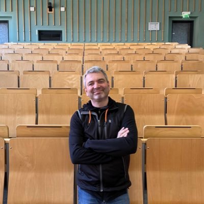 Professor für Wirtschafts-, Arbeits- und Sozialrecht an der HS Harz, Reisebuchautor und Keynote Speaker / Unterwegs zwischen Recht, Reise und Rednerbühne