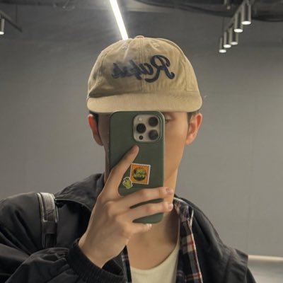 SebOOngtin's profile picture. 🐈 | 🌸 | ENTJ |