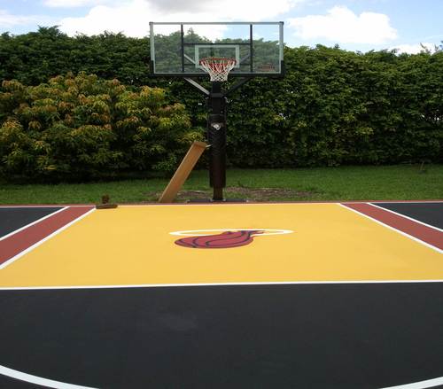 We specialize in Resurfacing, repairing & maintaining Sports Courts using 100% Acrylic Products.