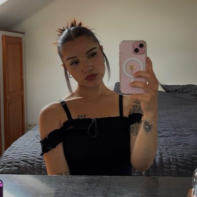 alesslrna's profile picture. I love women but Jaden…