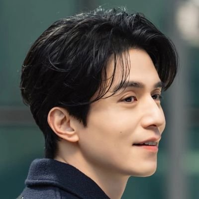 leedongwoo80896's profile picture. 