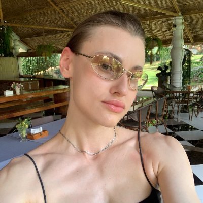baddie w/ brains. Shill me your best coin. be good to me daddies | tap the link—don’t be shy 😘