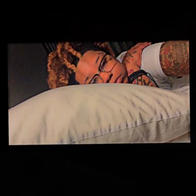 BEAUTIFULLY THUGGD’ OUT⚠️🏳️🌈🚩I L O V E women …& WOMEN LOVE ME‼️‼️. 🛸i like privacy & fly shit!