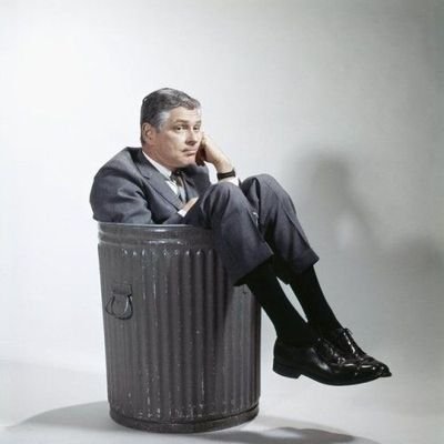 RWB_version's profile picture. 🪶Programas de computadoras y malas decisiones.

☆《Starscream》☆